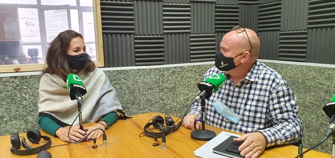 Jessica de León y Mario de la Cruz en Radio Insular