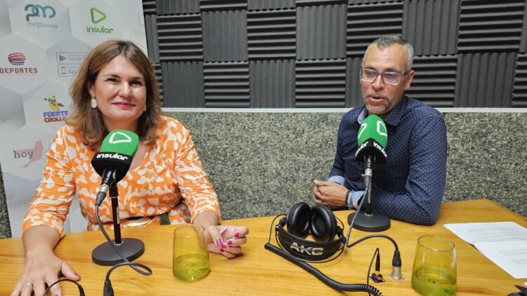 Delgado y Marante en los estudios de Radio Insular